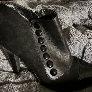 GB by Gianni Bini Victorian Grunge Retro Booties Size 10M